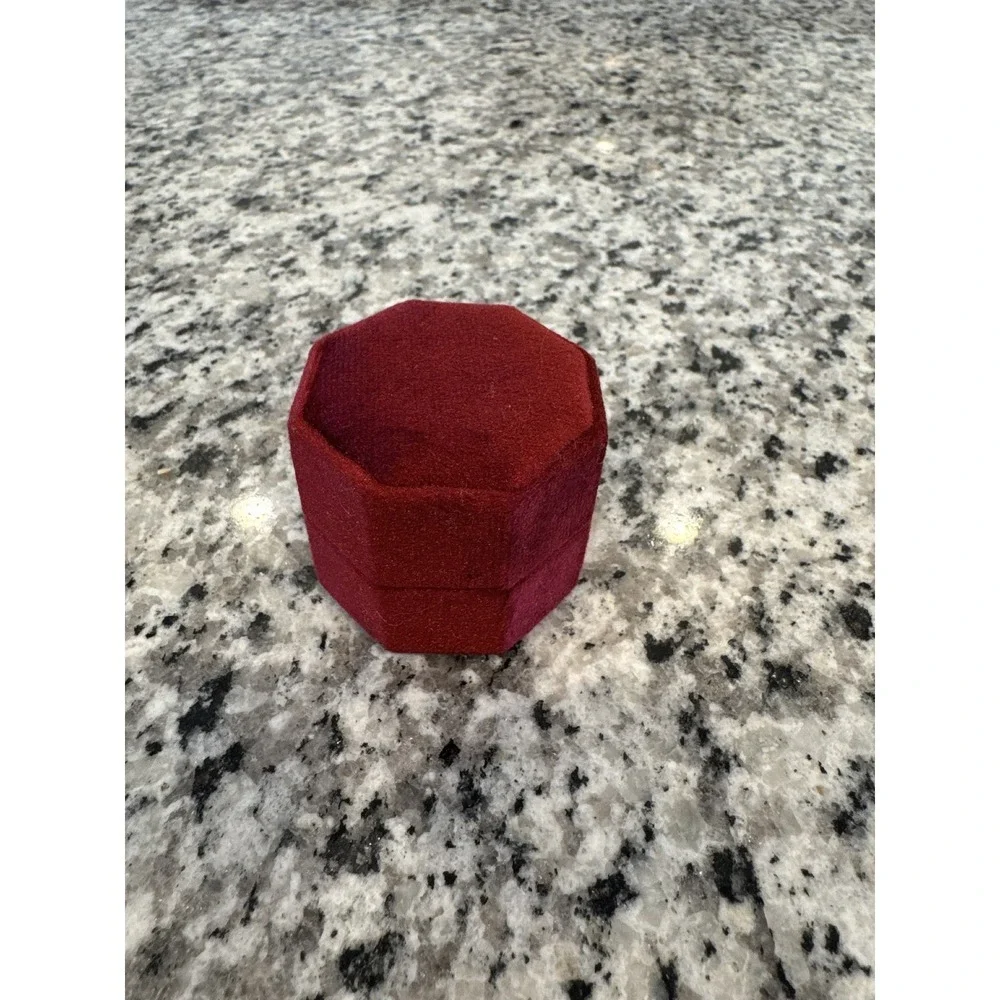 Velvet Octagon Ring Jewelry Box‎ Display Case Holder Storage Red